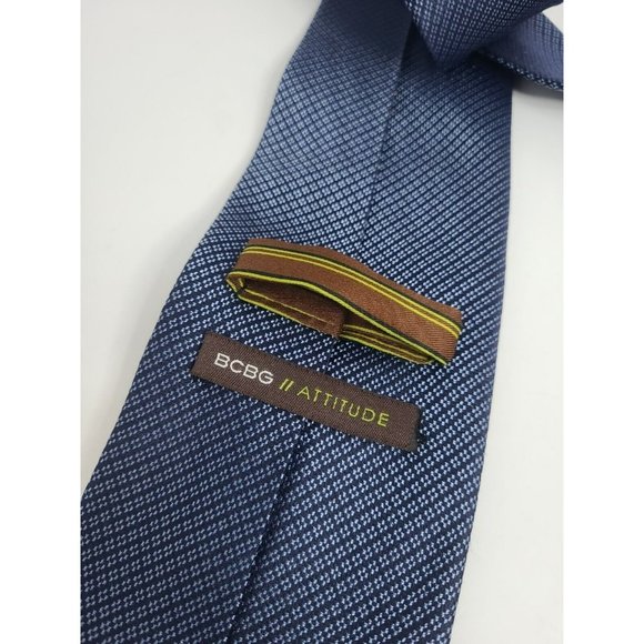 BCBG Attitude Mens Tie 100% Silk 60 3 1/2 Small Dots Blue - Picture 4 of 6